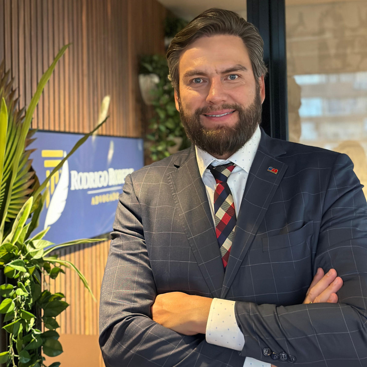 Dr. Rodrigo Robert